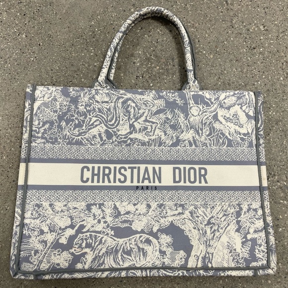 CHRISTIAN DIOR Canvas Embroidered Large Dioriviera Toile De Jouy Blue Book Tote - Picture 6 of 16